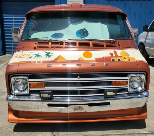 Dodge B100 Van 1974 image number 1