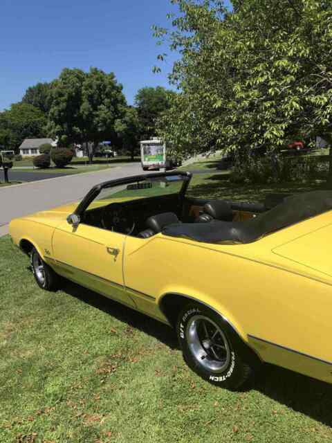 Oldsmobile Cutlass 1972 image number 0