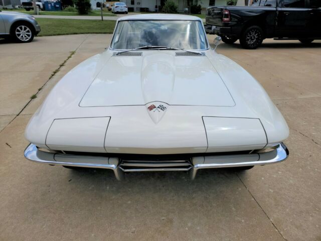 Chevrolet Corvette 1965 image number 1