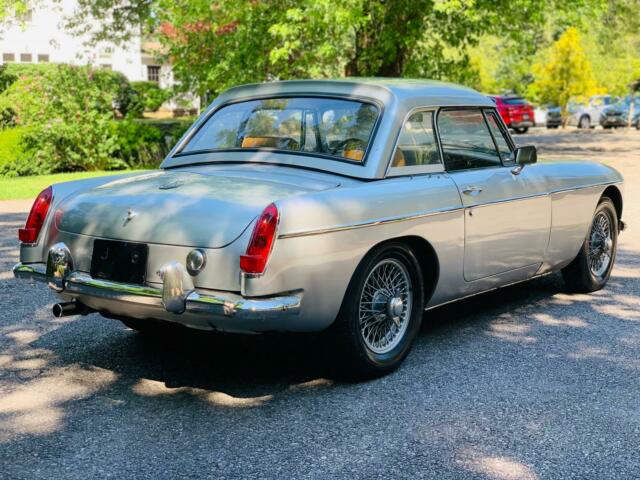 MG MGB 1968 image number 28