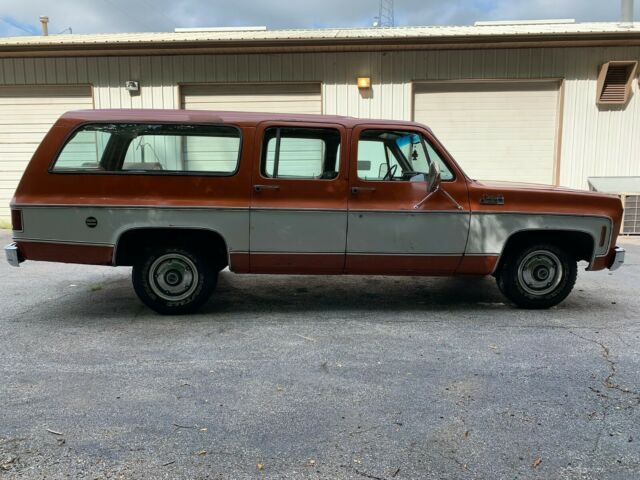 GMC Suburban 1976 image number 12