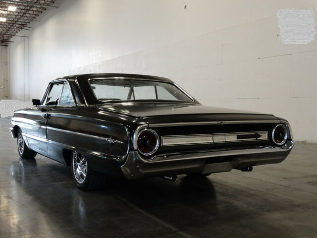 Ford Galaxie 1964 image number 2