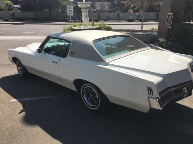 Pontiac Grand Prix 1972 image number 2