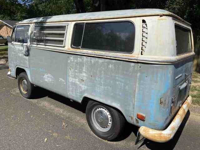 Volkswagen Vanagon 1971 image number 1