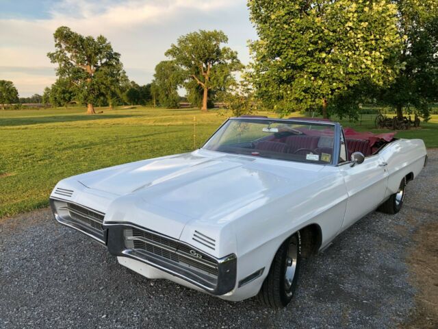 Pontiac Grand Prix 1967 image number 0