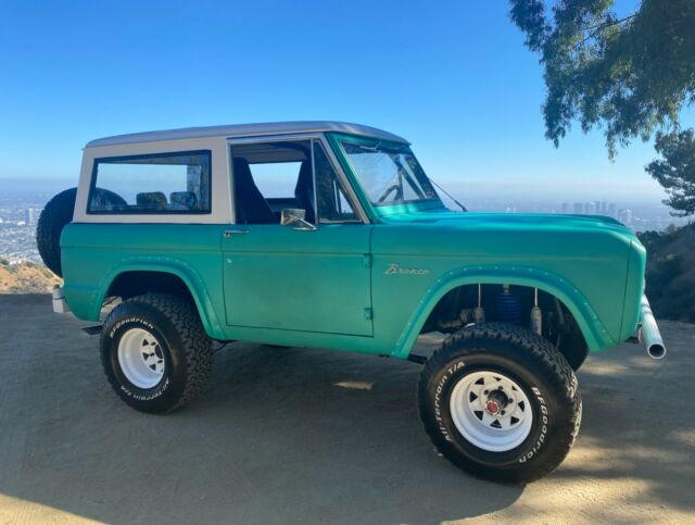 Ford Bronco 1969 image number 2