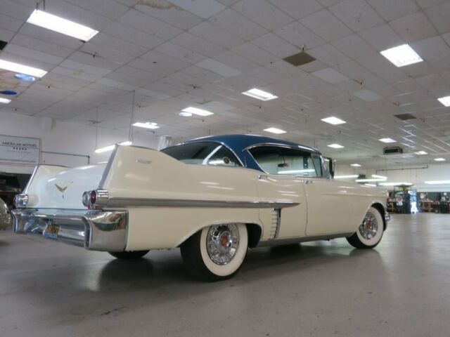 Cadillac DeVille 1957 image number 10