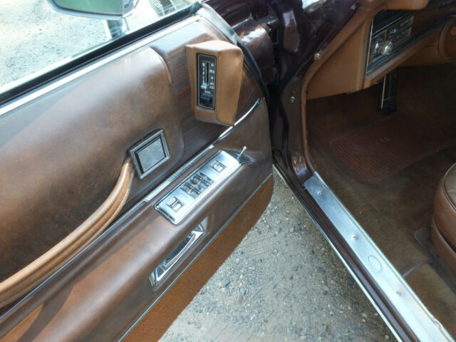 Cadillac DeVille 1973 image number 34