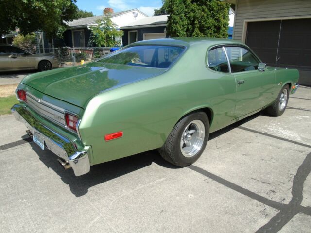 Plymouth Duster 1976 image number 27