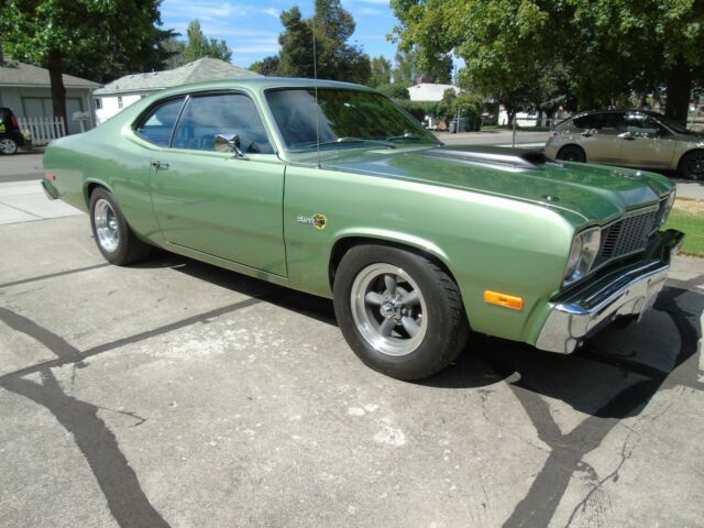 Plymouth Duster 1976 image number 29