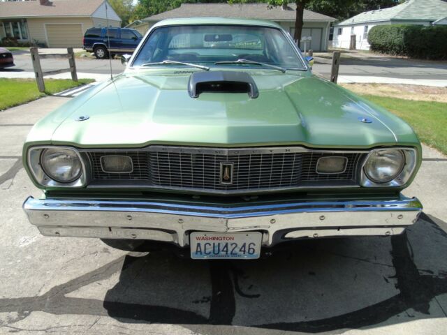 Plymouth Duster 1976 image number 30