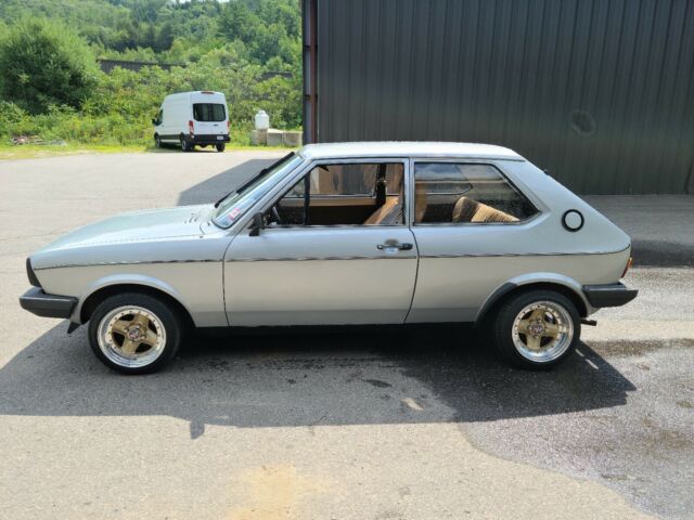 Volkswagen Polo 1.0 1979 image number 4