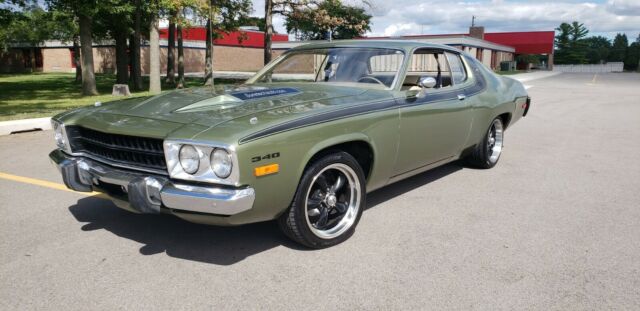 Plymouth Road Runner 1974 image number 0