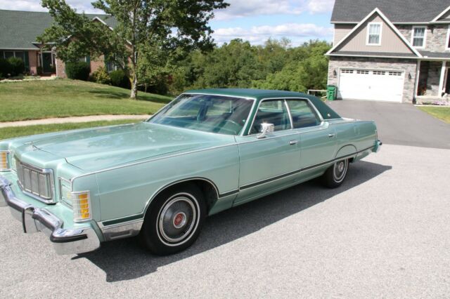 Mercury Grand Marquis 1977 image number 1