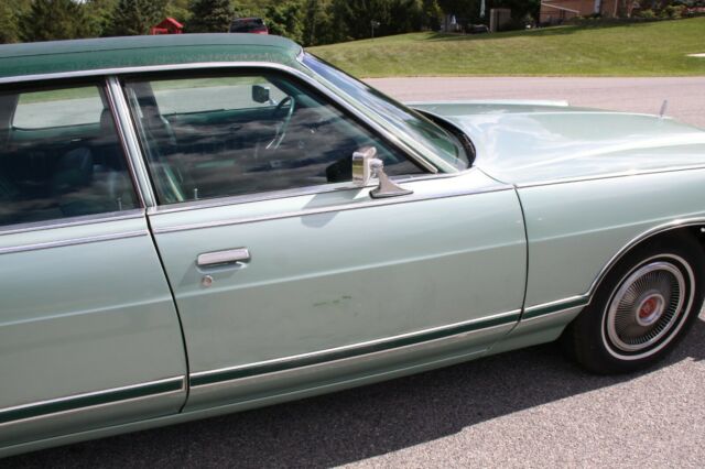 Mercury Grand Marquis 1977 image number 9