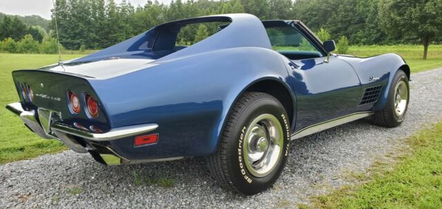 Chevrolet Corvette 1972 image number 2