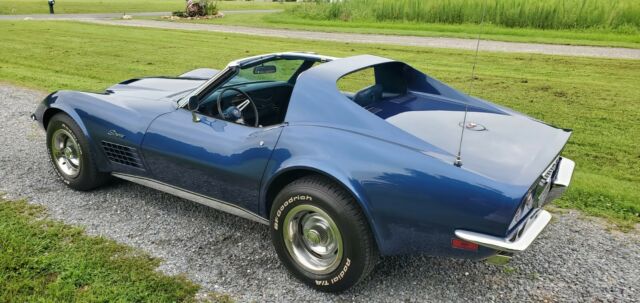 Chevrolet Corvette 1972 image number 31