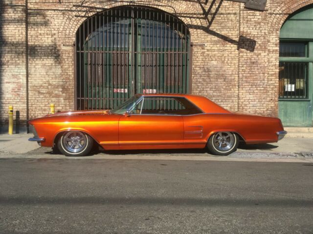 Buick Riviera 1964 image number 1