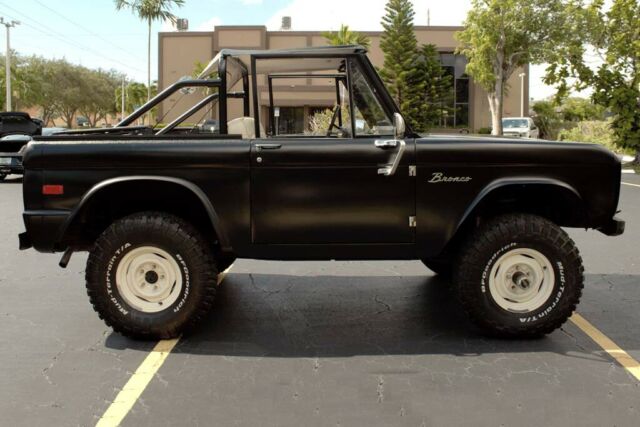 Ford Bronco 1972 image number 1