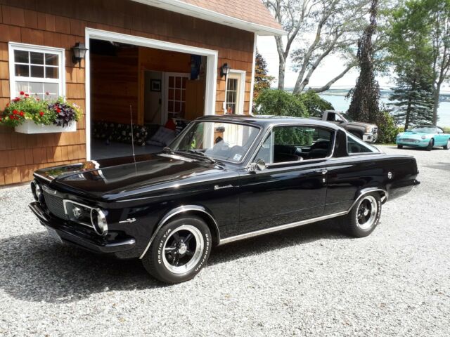 Plymouth Barracuda 1965 image number 18