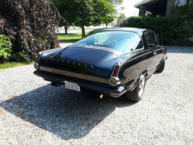 Plymouth Barracuda 1965 image number 2