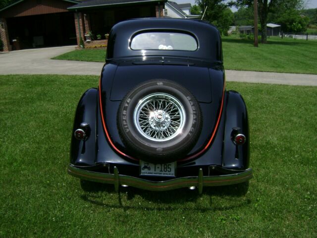 Ford 5-Window 1935 image number 27