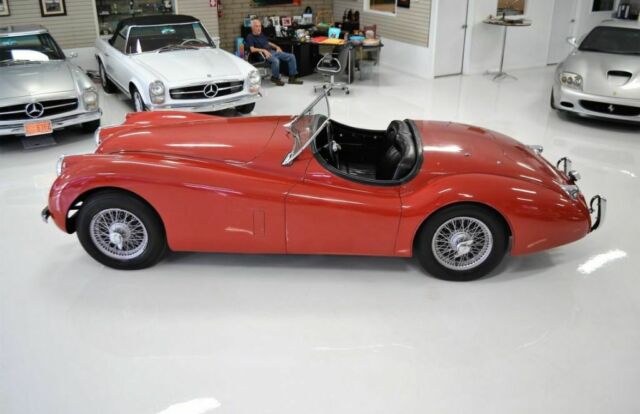 Jaguar XK120 OTS 1952 image number 2