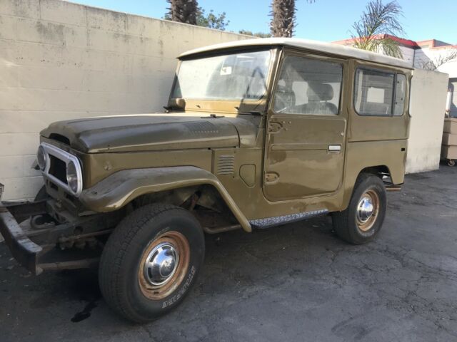 Toyota Land Cruiser 40 1977 image number 0