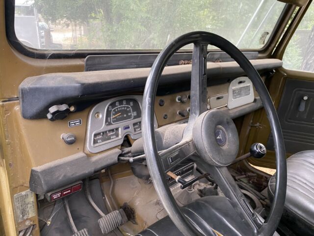 Toyota Land Cruiser 40 1977 image number 3