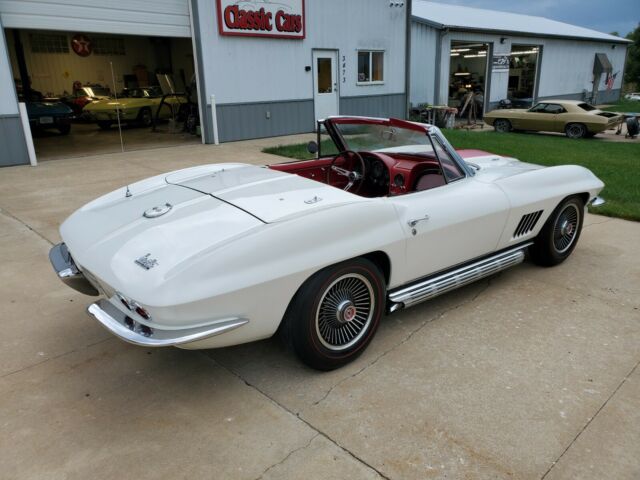 Chevrolet Corvette 1967 image number 11