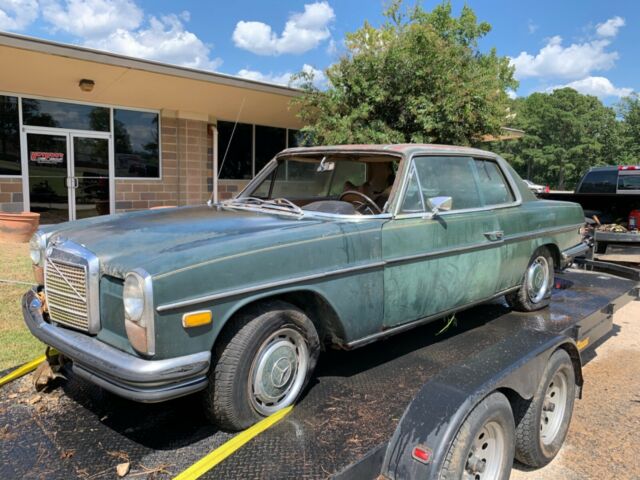 Mercedes-Benz 200-Series 1969 image number 20