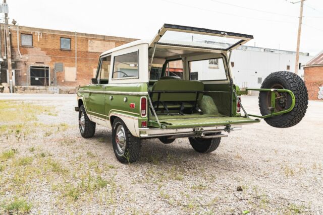 Ford Bronco 1975 image number 10