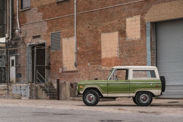 Ford Bronco 1975 image number 8