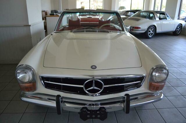 Mercedes-Benz SL-Class 1971 image number 10