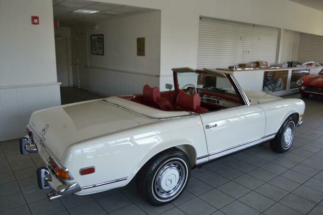 Mercedes-Benz SL-Class 1971 image number 2