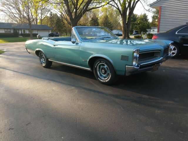 Pontiac Le Mans 1966 image number 0