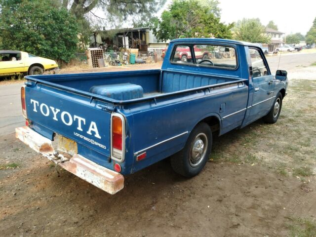 Toyota Hilux 1977 image number 21