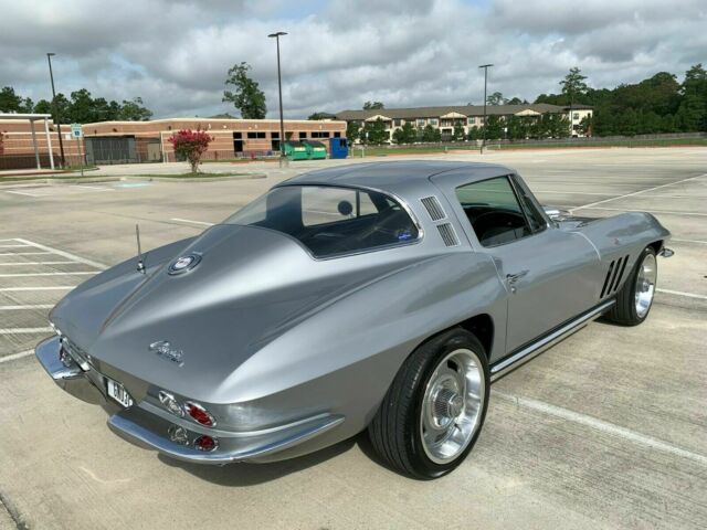 Chevrolet Corvette 1965 image number 27