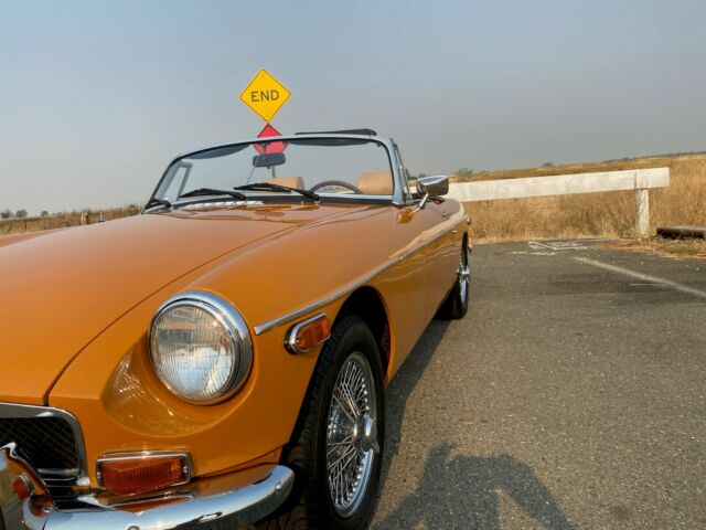 MG MGB 1974 image number 15