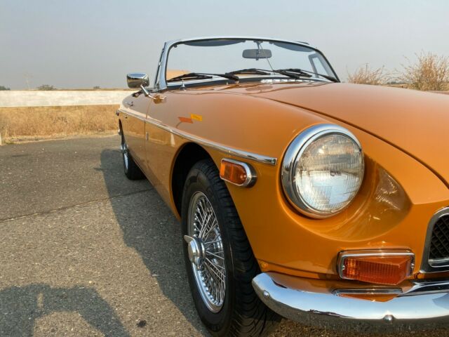 MG MGB 1974 image number 17