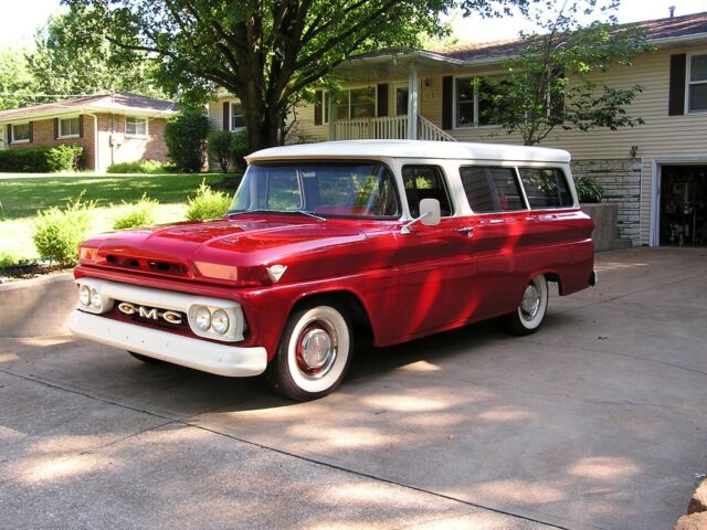 GMC Suburban 1962 image number 0