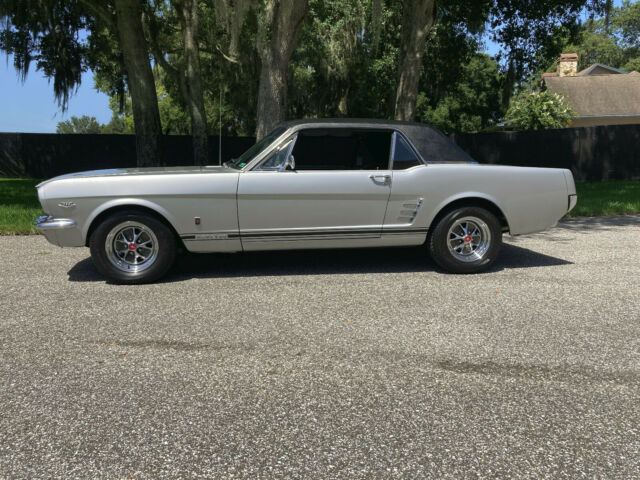 Ford Mustang 1966 image number 1