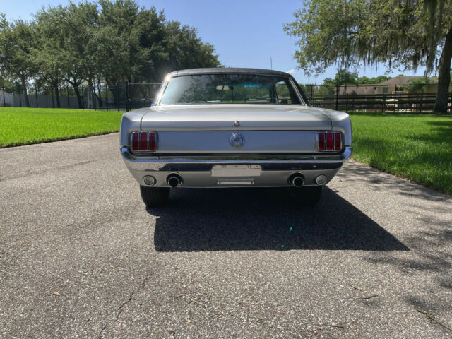 Ford Mustang 1966 image number 25