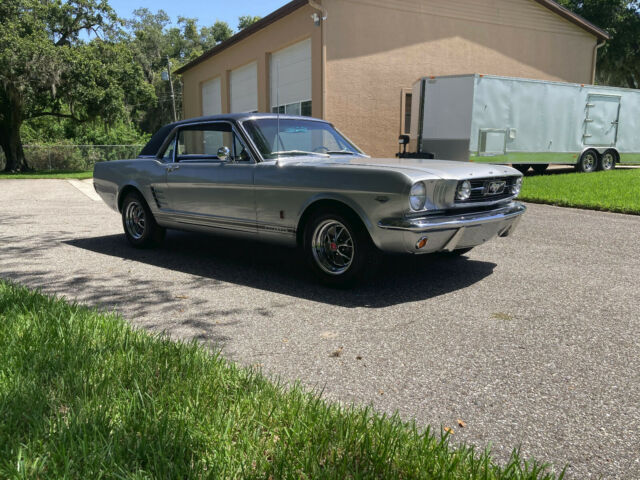 Ford Mustang 1966 image number 28