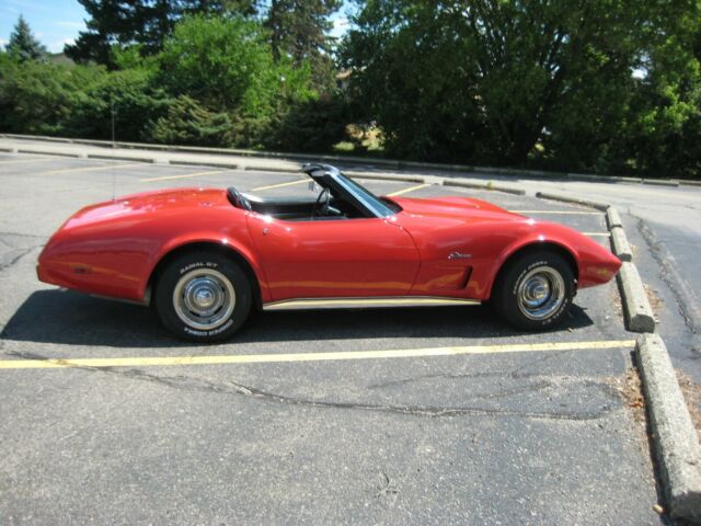 Chevrolet Corvette 1975 image number 0