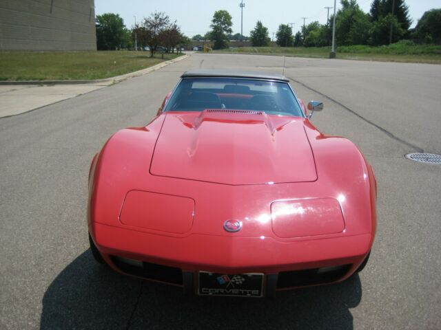 Chevrolet Corvette 1975 image number 2