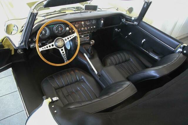 Jaguar E-Type 1967 image number 20