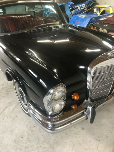 Mercedes-Benz 250SE 2.5 Fuel Injected In-line 6 cylinder 1967 image number 26