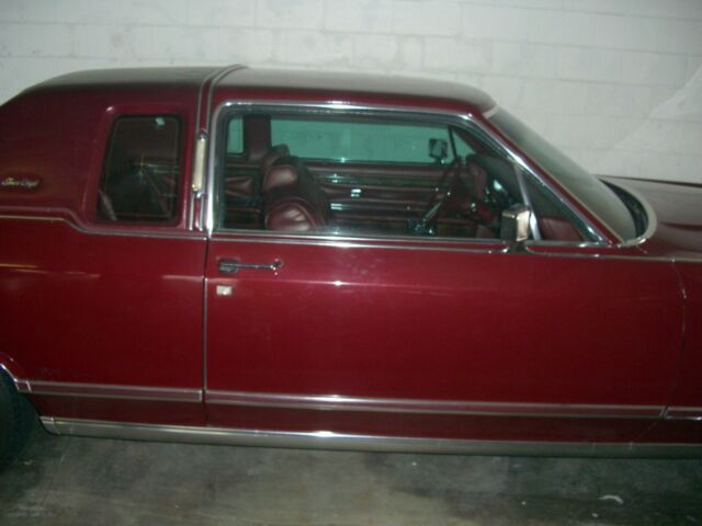 Lincoln Town Car 1979 image number 8