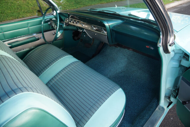 Chevrolet Impala 2 Door Hardtop Custom 1961 image number 21